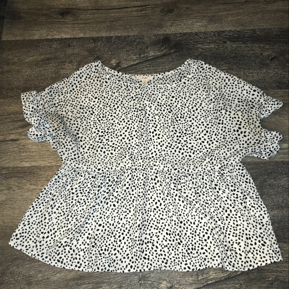 Juniors size small black and white polka dot top from Francescas
